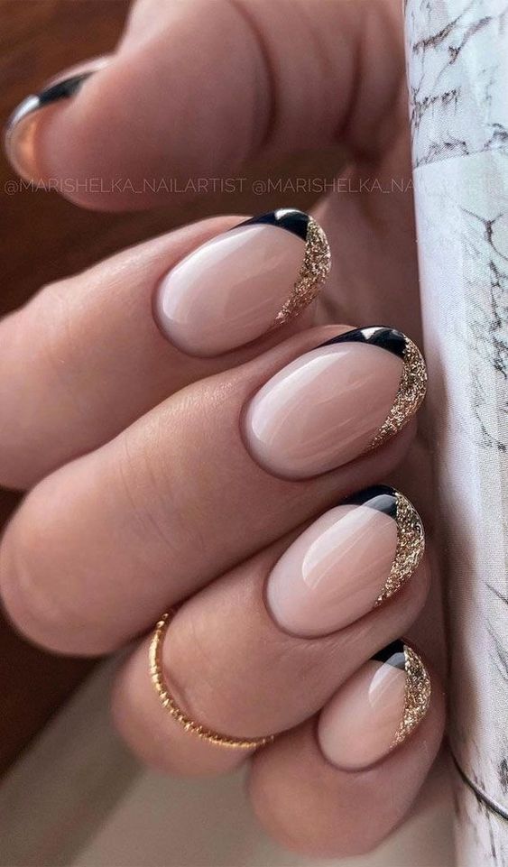 French New Year Nails 2024: 19 Chic Ideas to Welcome the Year