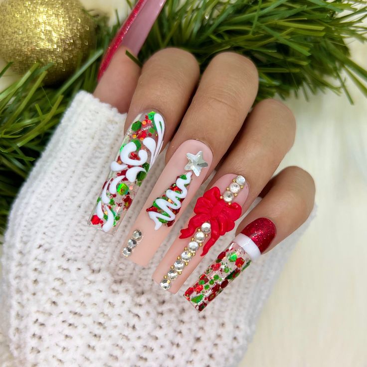 17 Gorgeous Long Christmas Nail Ideas for 2023