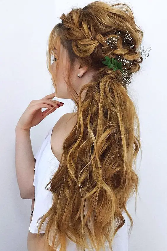 New Year's Half-Up Hairstyle Ideas 2024: 17 Trendy Looks to Welcome the Year