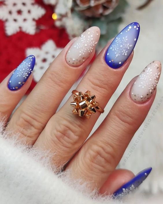 17 Stunning White Christmas Nail Ideas for 2023