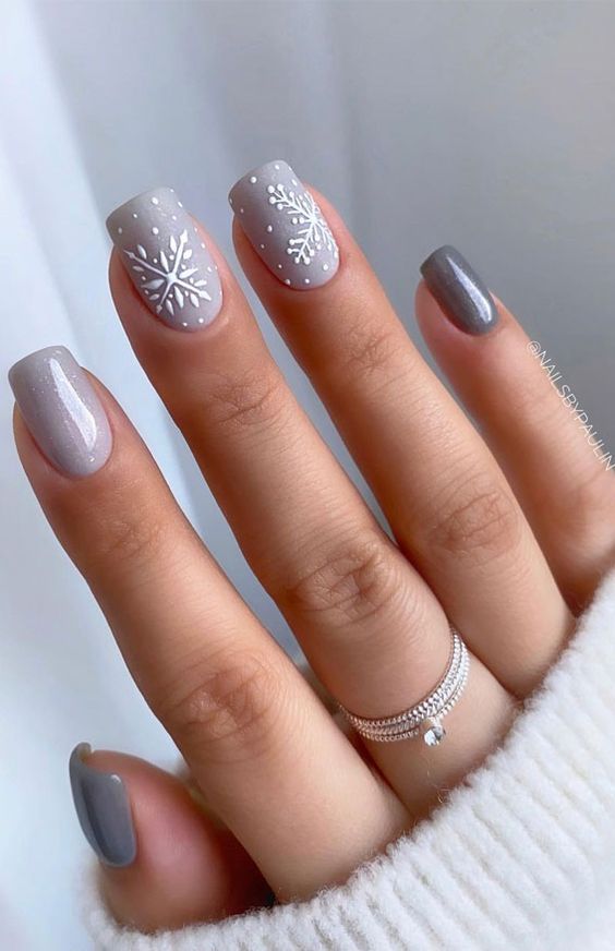 Pretty Winter Nails 2023-2024: 17 Stunning Ideas