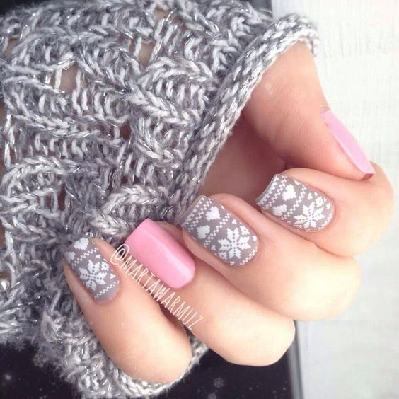 Pretty Winter Nails 2023-2024: 17 Stunning Ideas