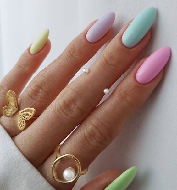 19 Colorful Gel Nail Ideas for Winter 2023-2024