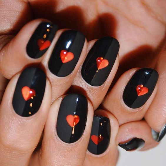 15 Chic and Edgy Black Christmas Nail Ideas for 2023