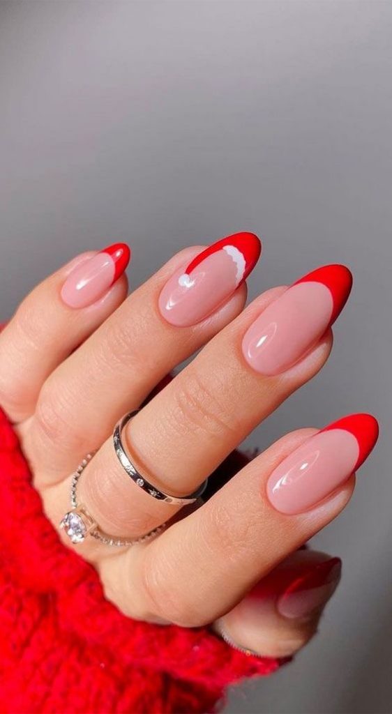 19 Creative Christmas Nail Art Ideas for 2023