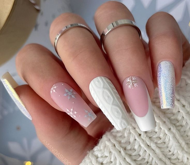 17 Stunning White Christmas Nail Ideas for 2023