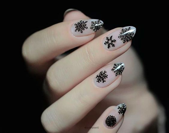 15 Chic and Edgy Black Christmas Nail Ideas for 2023