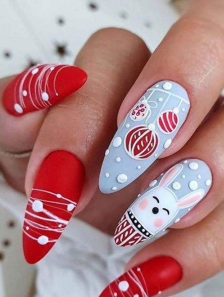 17 Festive Christmas Nail Designs for 2023