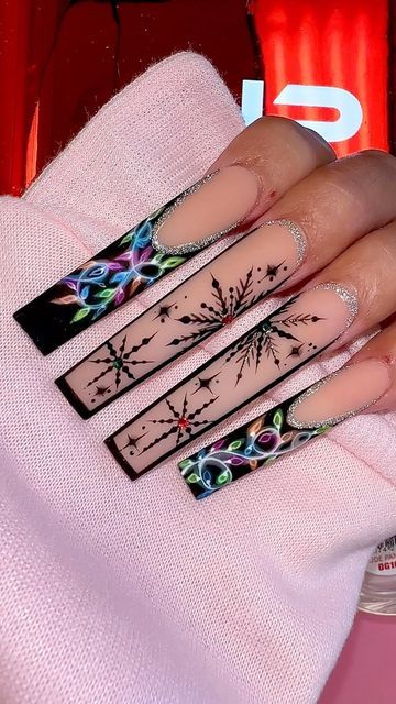 17 Gorgeous Long Christmas Nail Ideas for 2023