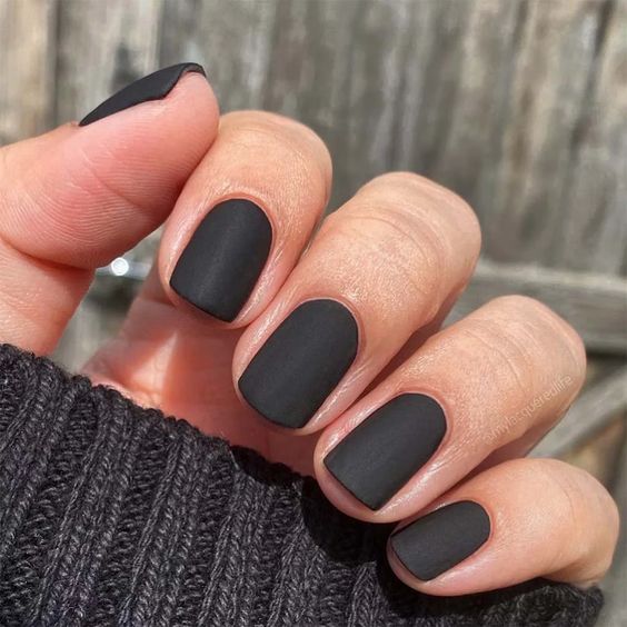 17 Easy Winter Nail Ideas for 2023-2024