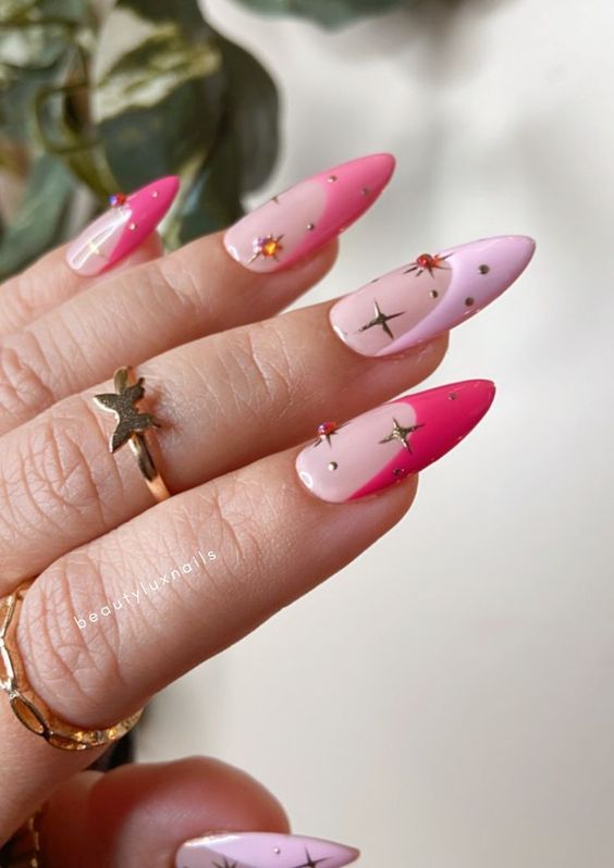 17 Pretty Pink Christmas Nail Ideas for 2023