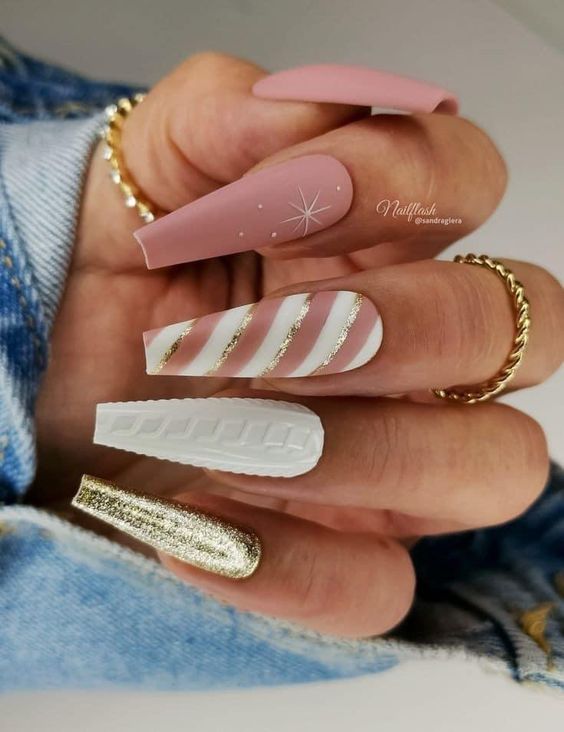 Gold Winter Nails 2023-2024: 15 Glamorous Ideas