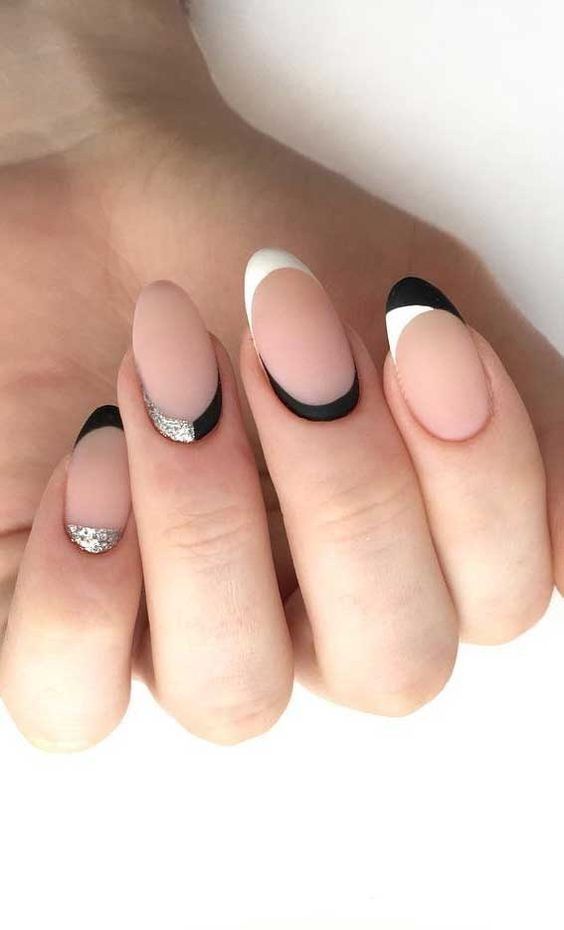 French New Year Nails 2024: 19 Chic Ideas to Welcome the Year