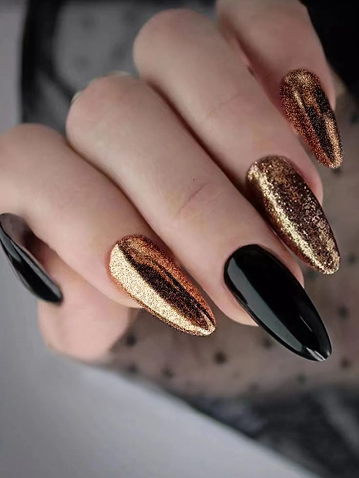 15 Chic and Edgy Black Christmas Nail Ideas for 2023