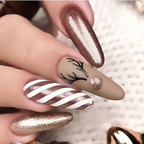 Gold Winter Nails 2023-2024: 15 Glamorous Ideas