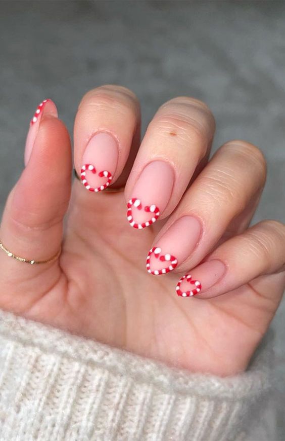 15 Simple and Elegant Christmas Nail Ideas for 2023