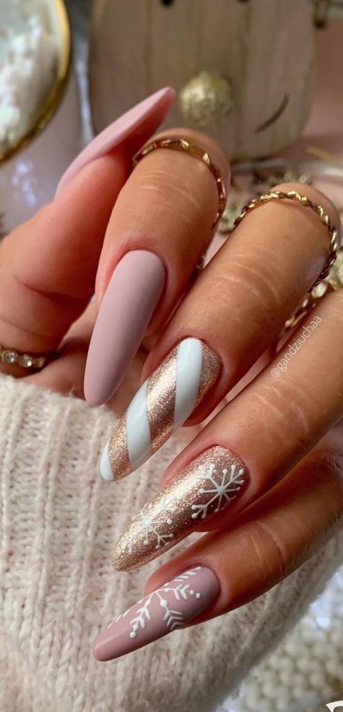 15 Festive Christmas Nail Ideas for 2023