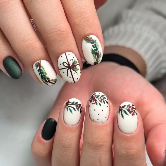 17 Stunning White Christmas Nail Ideas for 2023