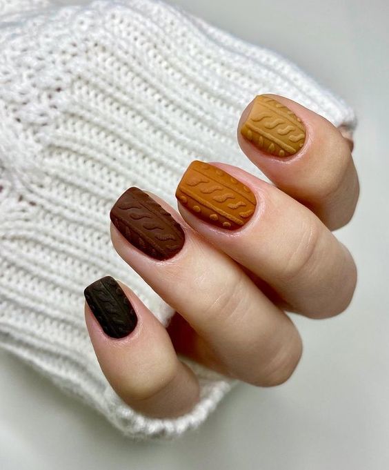 Uñas Acrílicas Cortas Invierno 2023-2024: 15 Ideas De Moda