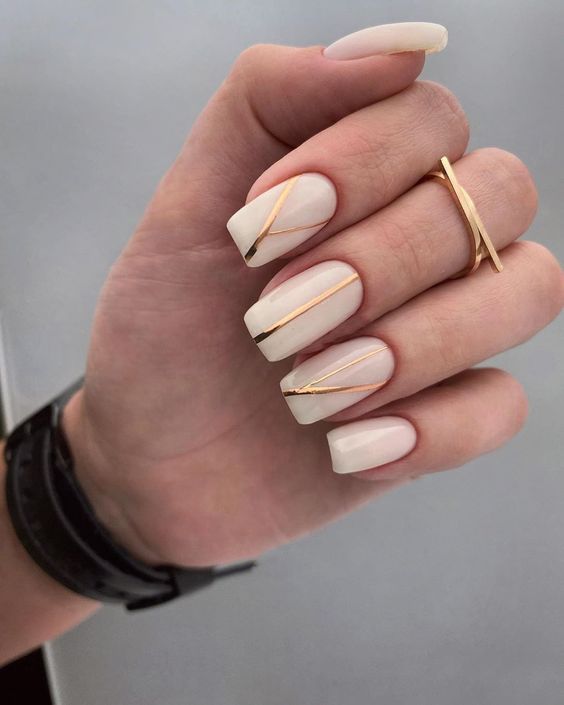 Gold Winter Nails 2023-2024: 15 Glamorous Ideas