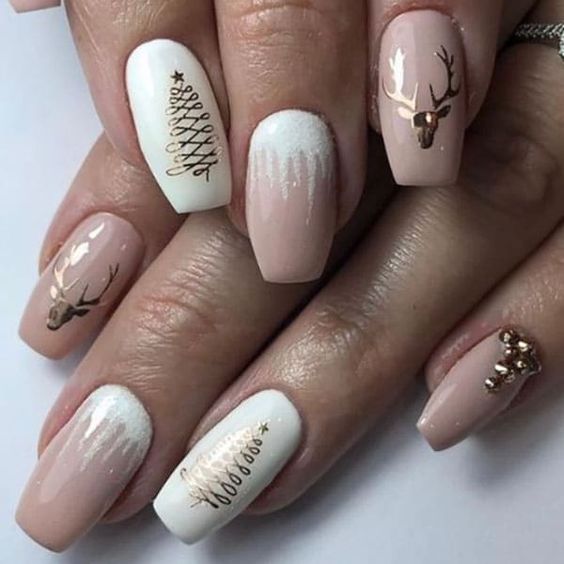 17 Stunning White Christmas Nail Ideas for 2023