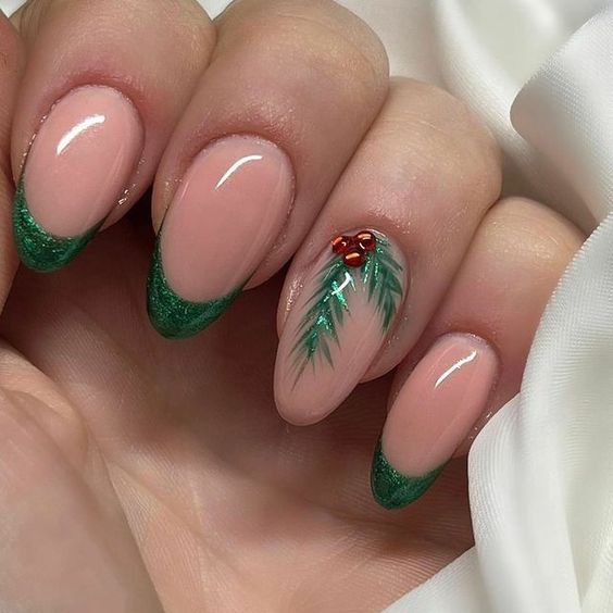 15 Simple and Elegant Christmas Nail Ideas for 2023