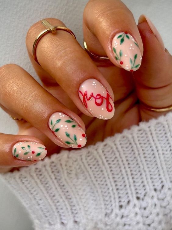 19 Creative Christmas Nail Art Ideas for 2023