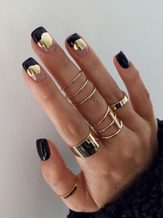 Gold Winter Nails 2023-2024: 15 Glamorous Ideas