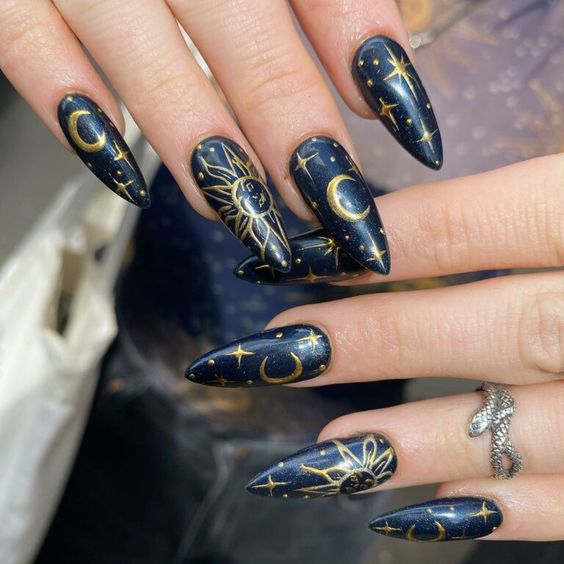 Almond New Year Nails 2024: 17 Elegant Ideas to Sparkle