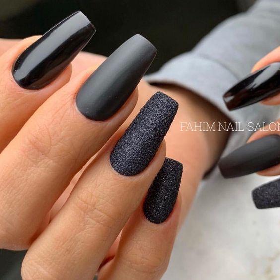 15 Chic Matte Winter Nail Ideas for 2023-2024