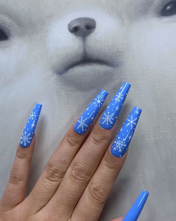 17 Gorgeous Long Christmas Nail Ideas for 2023