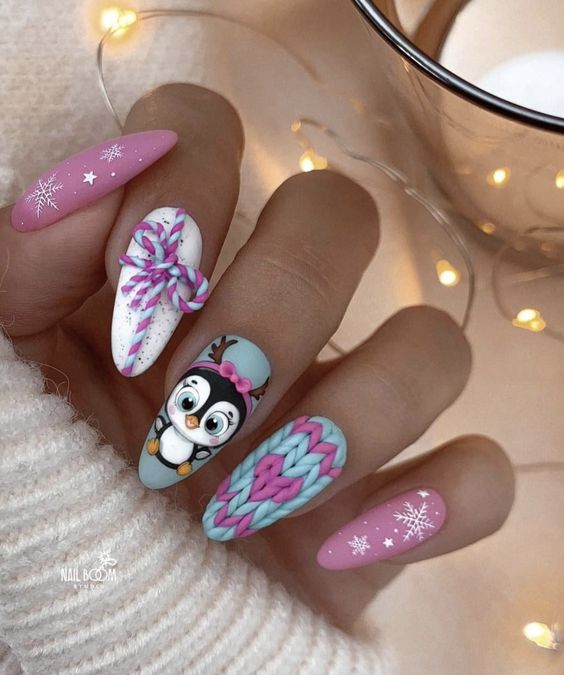 19 Creative Christmas Nail Art Ideas for 2023