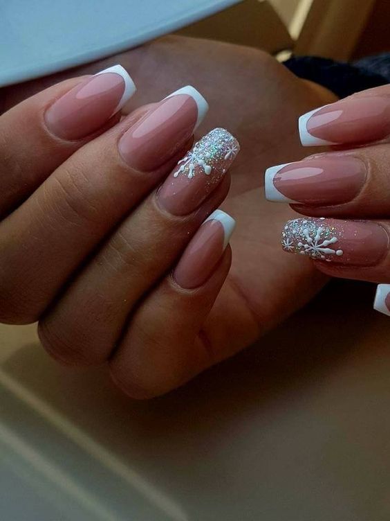 17 Stunning White Christmas Nail Ideas for 2023