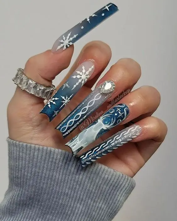 17 Gorgeous Long Christmas Nail Ideas for 2023