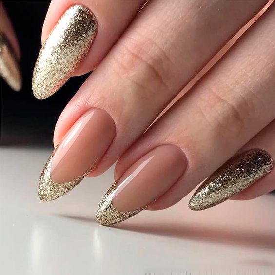 Gold Winter Nails 2023-2024: 15 Glamorous Ideas