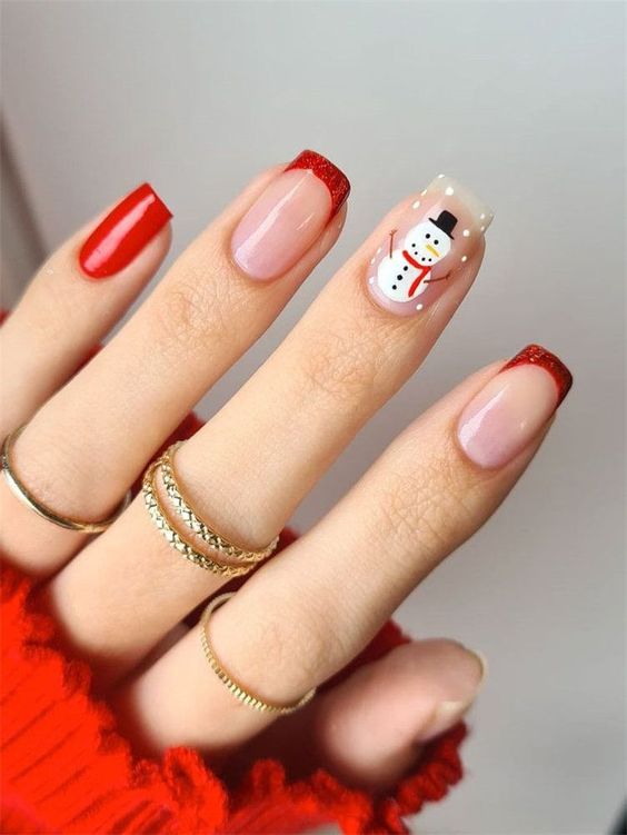 17 Festive Christmas Nail Designs for 2023