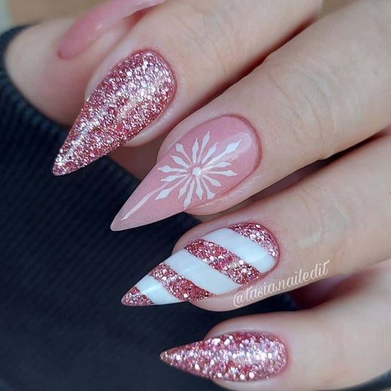 17 Pretty Pink Christmas Nail Ideas for 2023