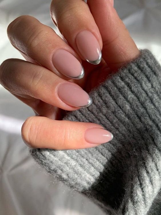 French New Year Nails 2024: 19 Chic Ideas to Welcome the Year