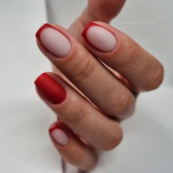 French New Year Nails 2024: 19 Chic Ideas to Welcome the Year