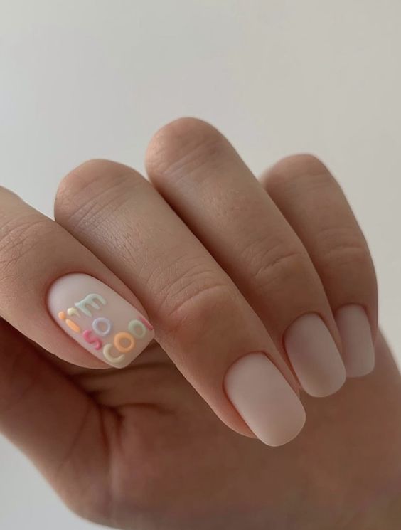 Chic and Simple: The Ultimate Guide to Short Nail Designs for 2024