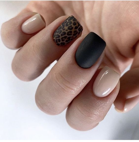 Squoval Nails Design 2024: The Chic Fusion of Comfort and Style