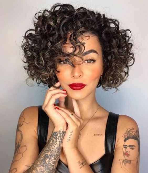 Short Curly Haircuts 2024 17 Trendy Ideas for Women