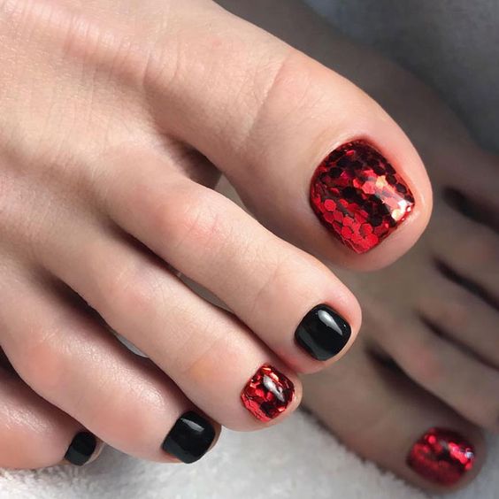Step into Style: The Ultimate Guide to Toe Nail Design Trends for 2024
