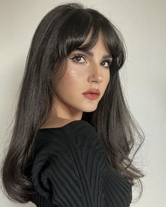17 Trendy Hairstyles with Bangs for 2024