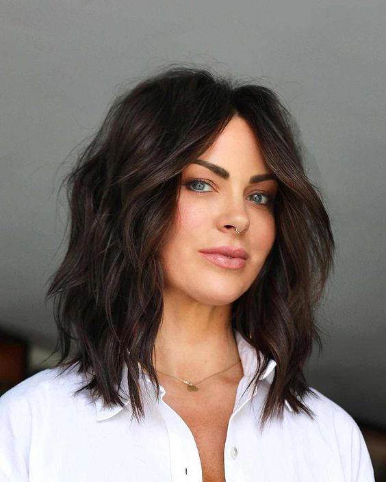 Discover Trendy Medium Haircuts 2024 15 Stylish Ideas for Medium