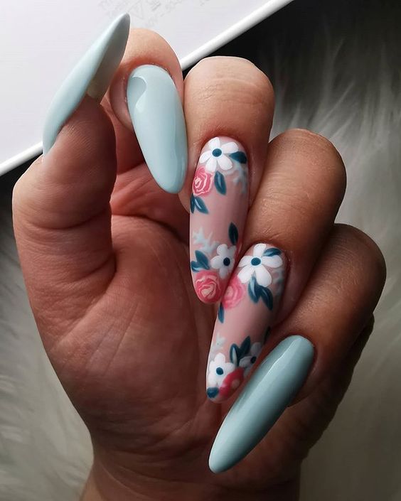 Blooming Beauty: Spring Nail Flowers in 2024