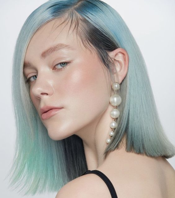 Short and Chic: Spring Hair Color Ideas for 2024