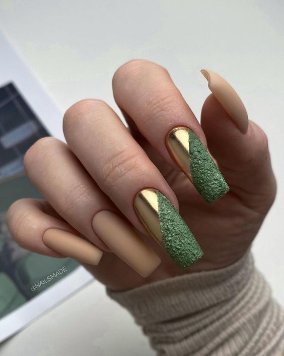 Coffin Nails Take Center Stage for Spring 2024