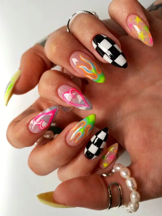 2024's Must-Try Colorful Spring Nail Designs