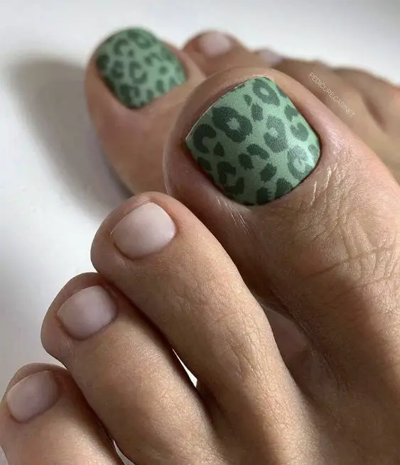 Summer Toe Nail 2024: Trendy Tips for Perfectly Pedicured Toes